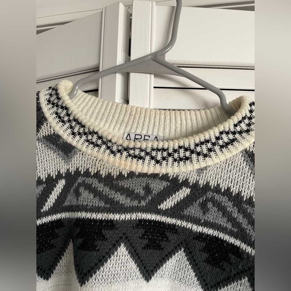 Geometric Patterned Sweater - Picture 2 of 6
